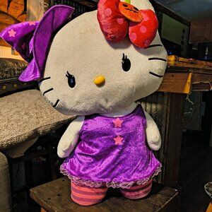 Hello Kitty Eyelash Greeter